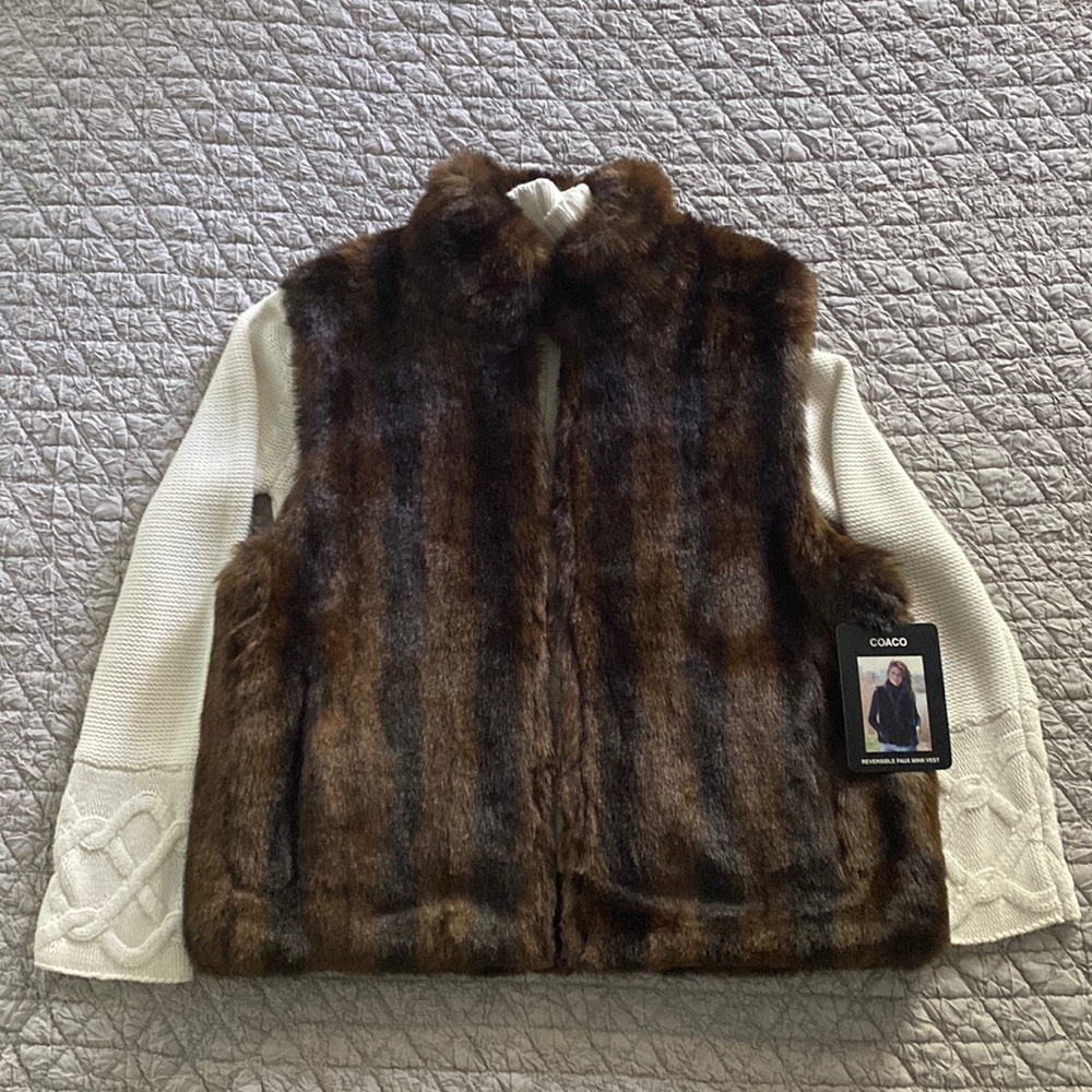 *NWT* Coaco Reversible Mink Vest L